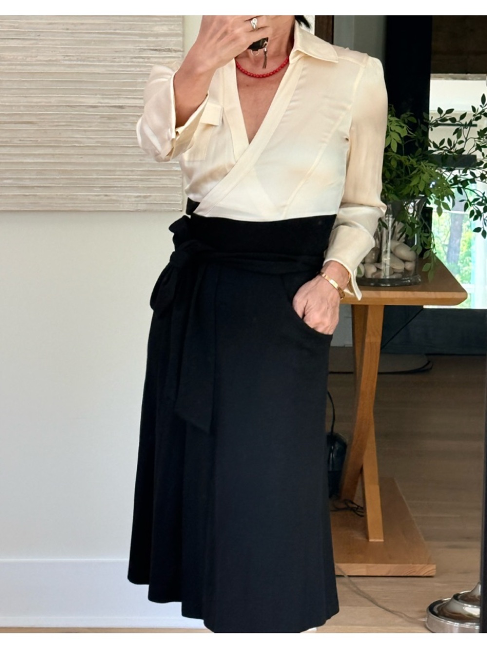 Diane Von Furstenberg Black Wrap Midi Dress with Self-Tie size 6 - Picture 5 of 13